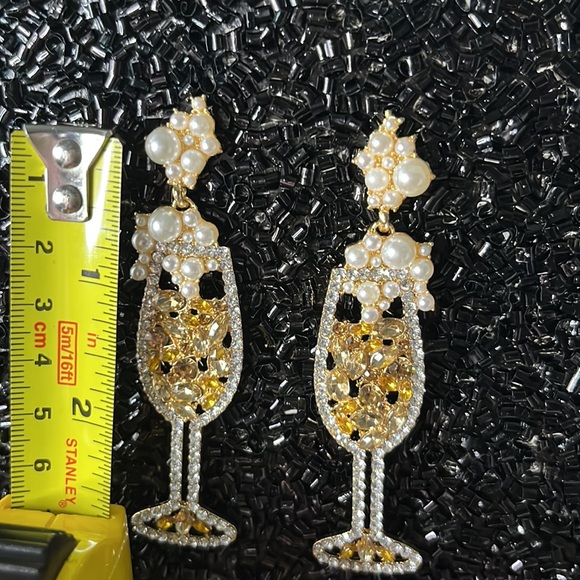 Champagne Taste for Pierced Ears Only - Picture 6 of 15